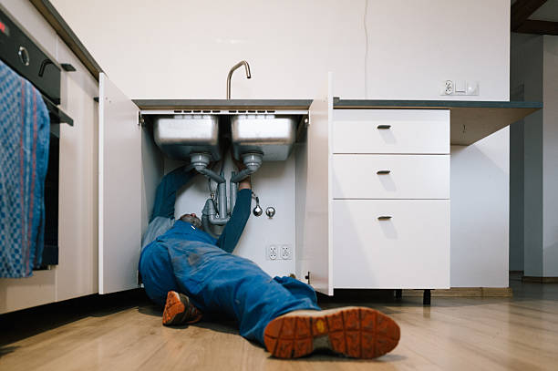 Professional Pipe Repair technician working in Bloomsbury, NJ